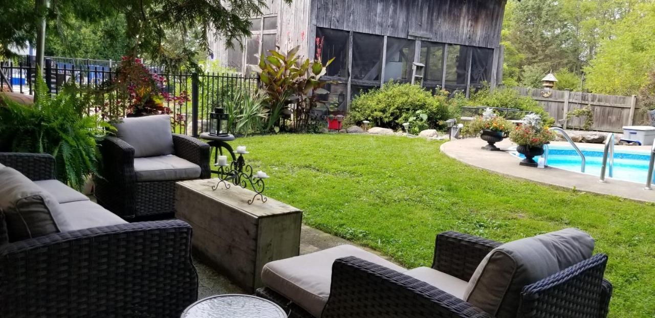 The Walnut Grove Bnb Harrow Exterior photo